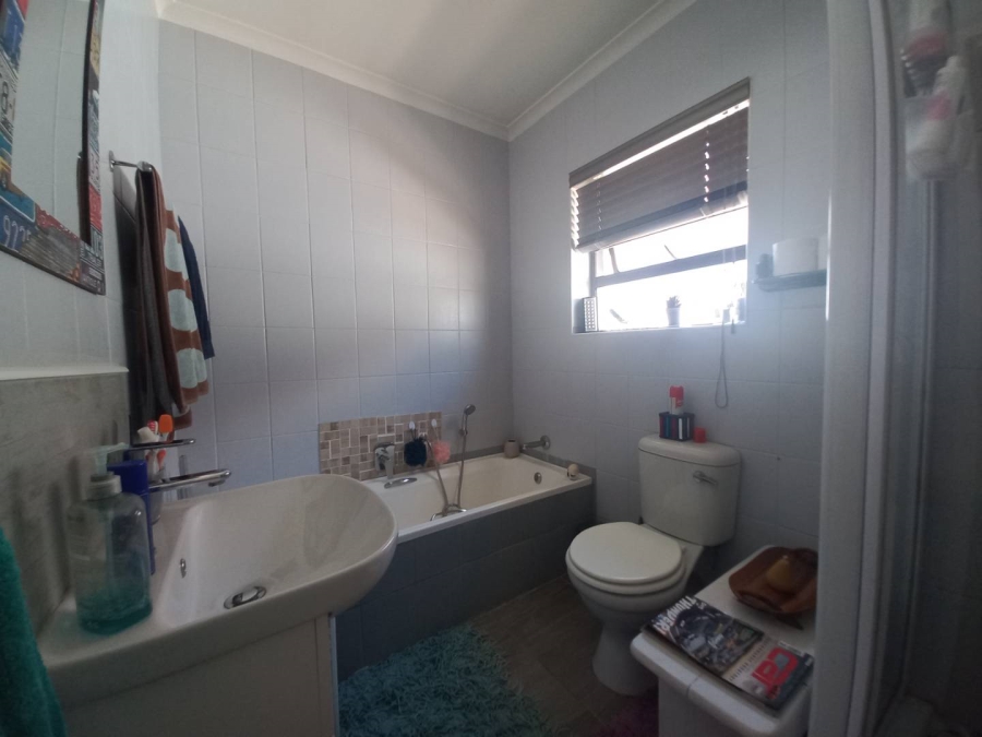 2 Bedroom Property for Sale in Brackenfell South Western Cape